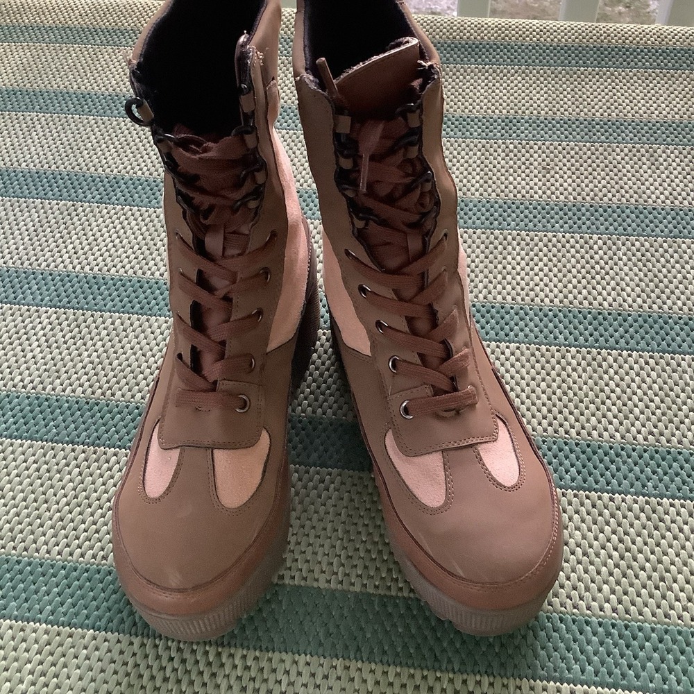 Wild Diva Lounge Women's 8 Brown Hidden Wedge High Top Sneaker Boots Y2K